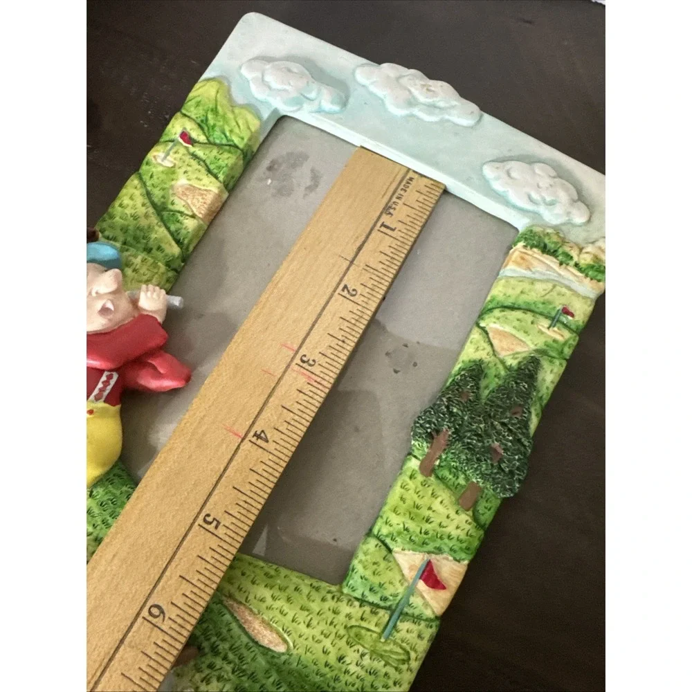 RUSS PHOTO PICTURE FRAME GOLF 3D HANDPAINTED 3.5